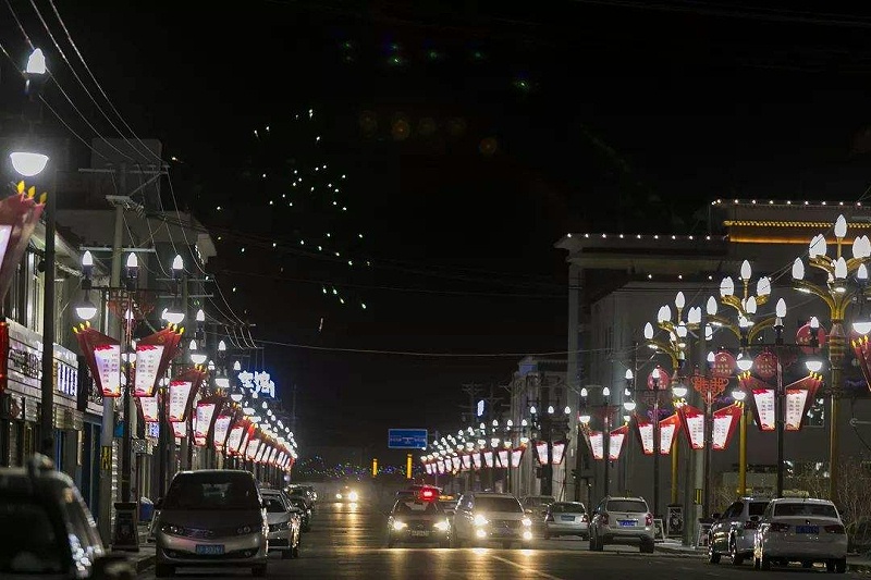 除夕的西藏狮泉河镇格桑路街头（图片来源：网络）